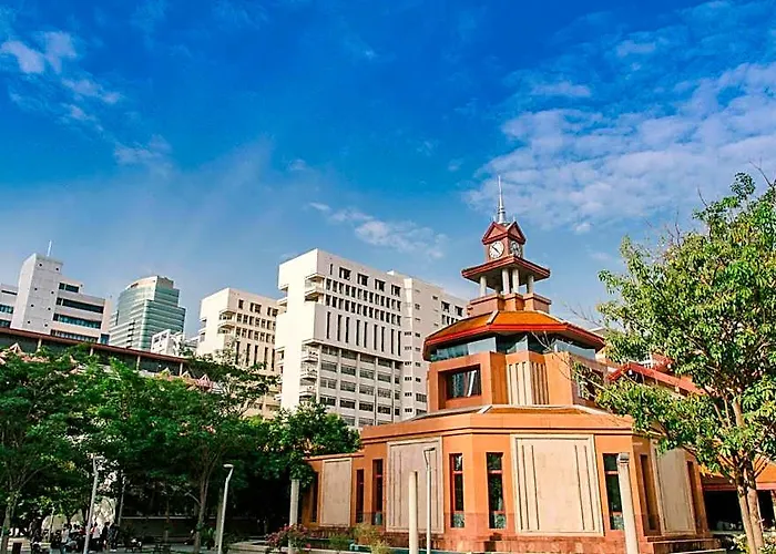 Oyo 75465 Lucky - Huai Khwang Бангкок